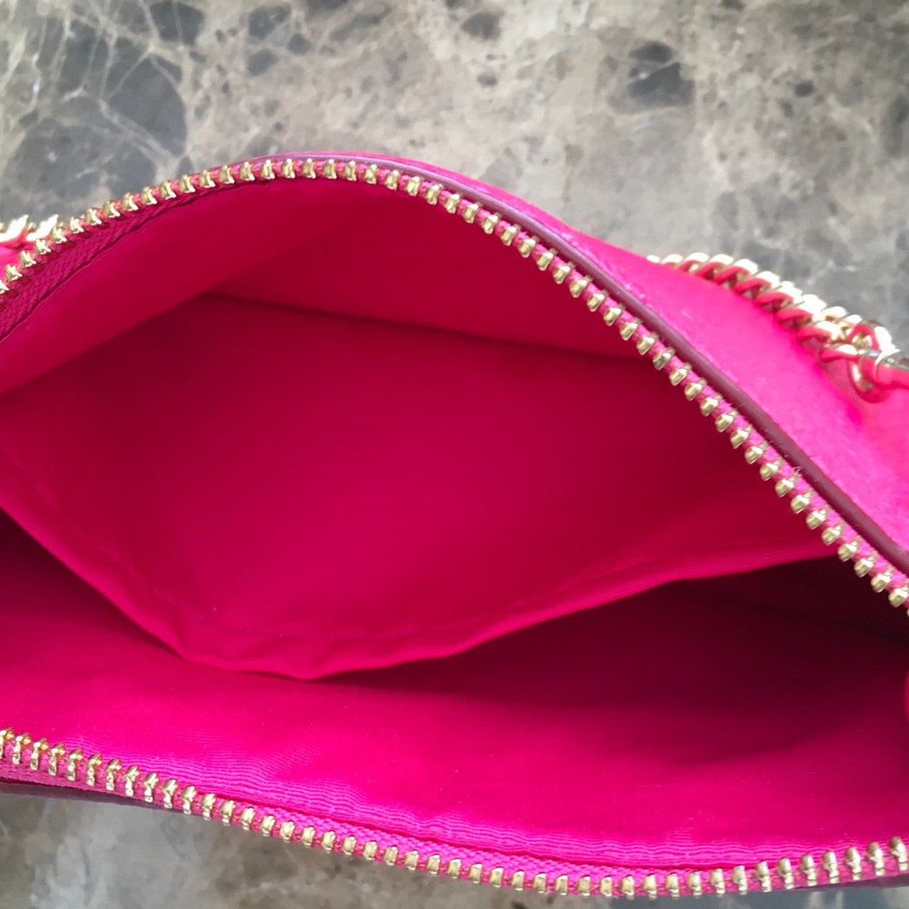 Coach HotPink Leather Shoulder/Wristlet Clutch with Gold Chain - Picture 9 of 9